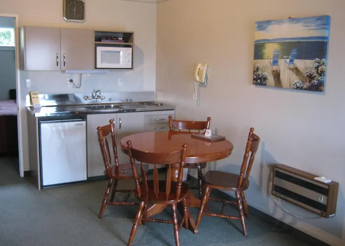 Blue Dolphin Motel