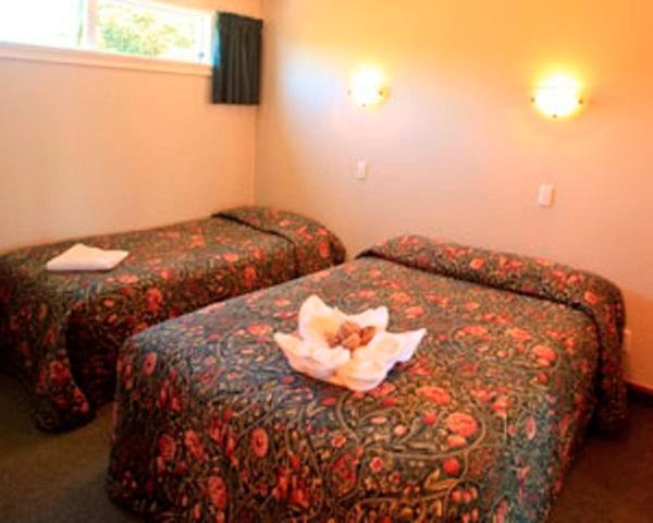 Blue Dolphin Motel 3*