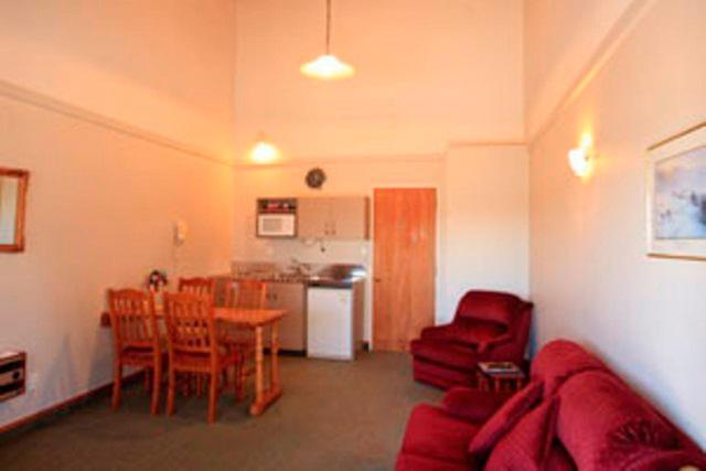 Blue Dolphin Motel